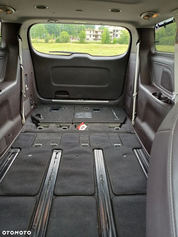 Kia Carnival - 27