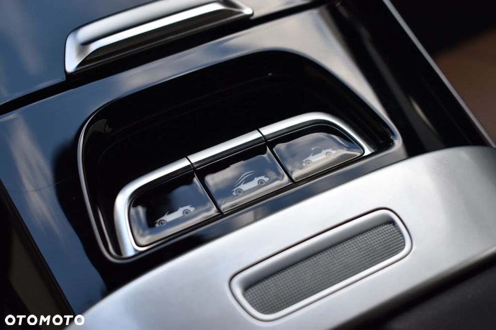 Mercedes-Benz CLE 300 4Matic Cabrio 9G-TRONIC - 19