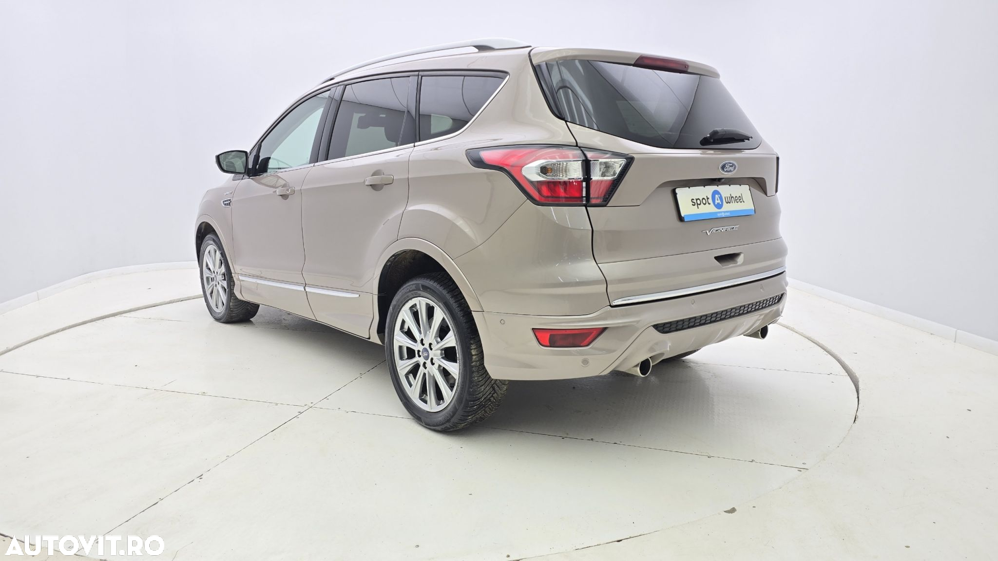 Ford Kuga - 8