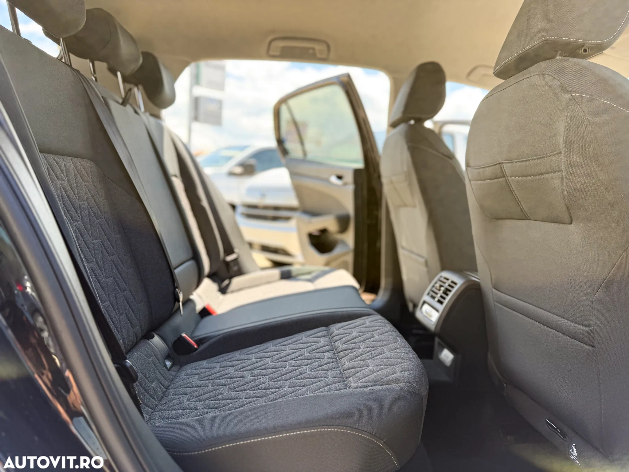 Volkswagen Golf 1.5 TSI eHybrid DSG PHEV Life - 24
