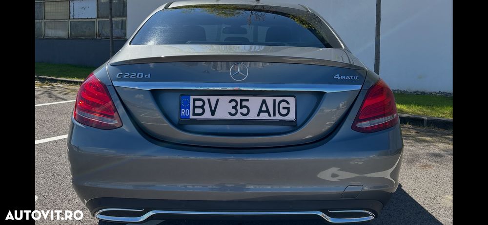 Mercedes-Benz C - 12