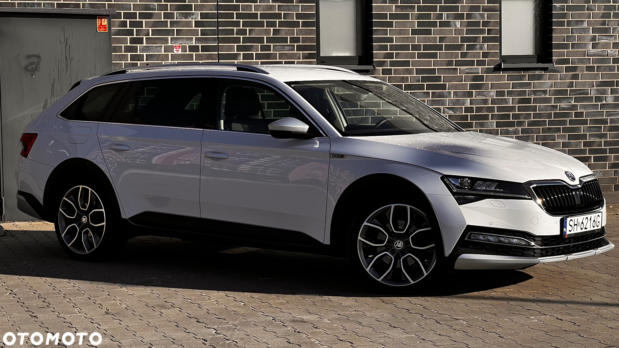 Skoda Superb Combi 2.0 TDI 4x4 DSG Scout - 9