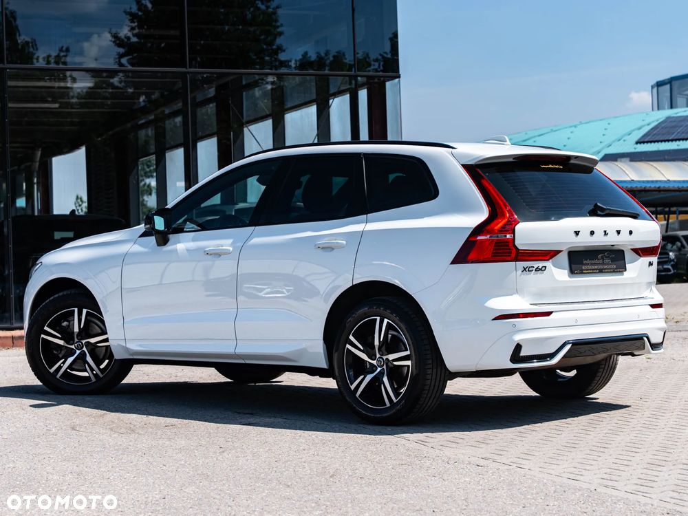 Volvo XC 60 B4 B Plus Dark - 11