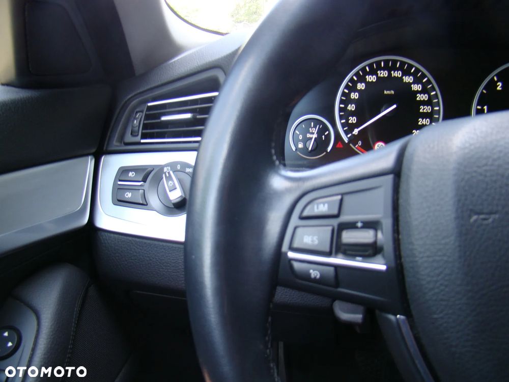 BMW Seria 5 520d - 26