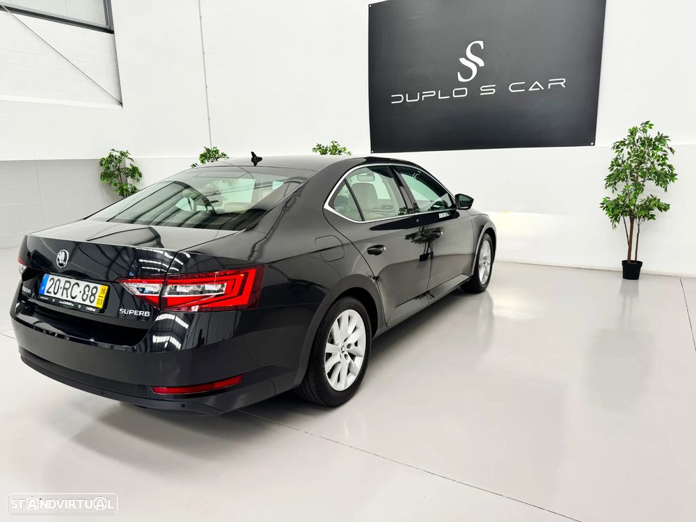 Skoda Superb 2.0 TDI Laurin&Klement DSG - 11