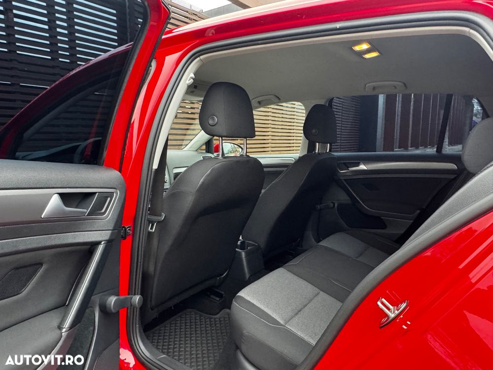 Volkswagen Golf 1.6 TDI DPF Comfortline - 14