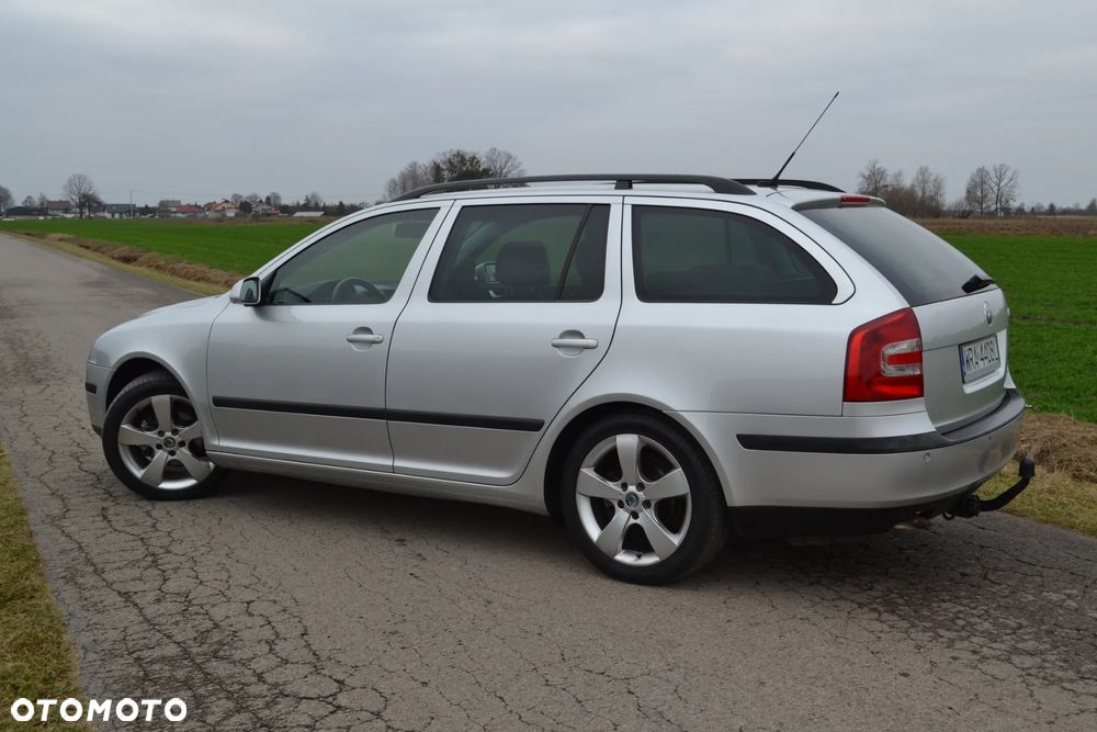 Skoda Octavia 2.0 TDI Elegance DSG - 10