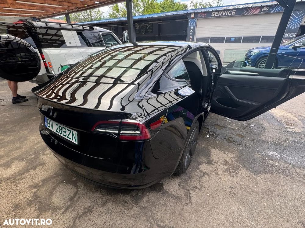Tesla Model 3 Standard Reichweite Plus Hinterradantrieb - 9