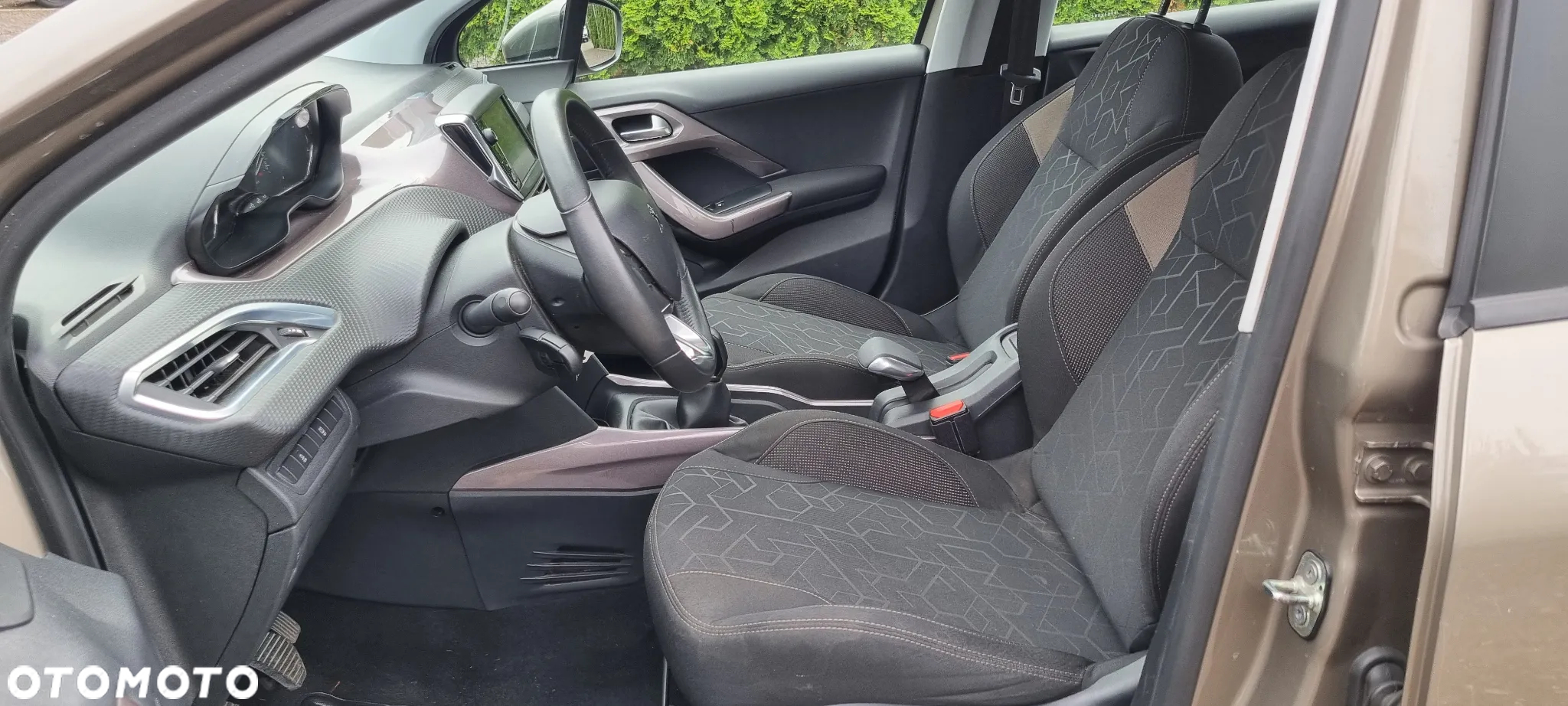 Peugeot 2008 - 6