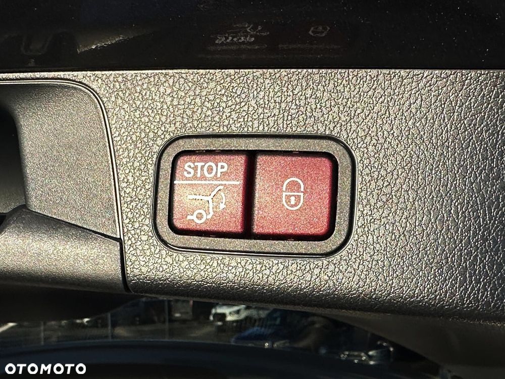 Mercedes-Benz GLB - 18