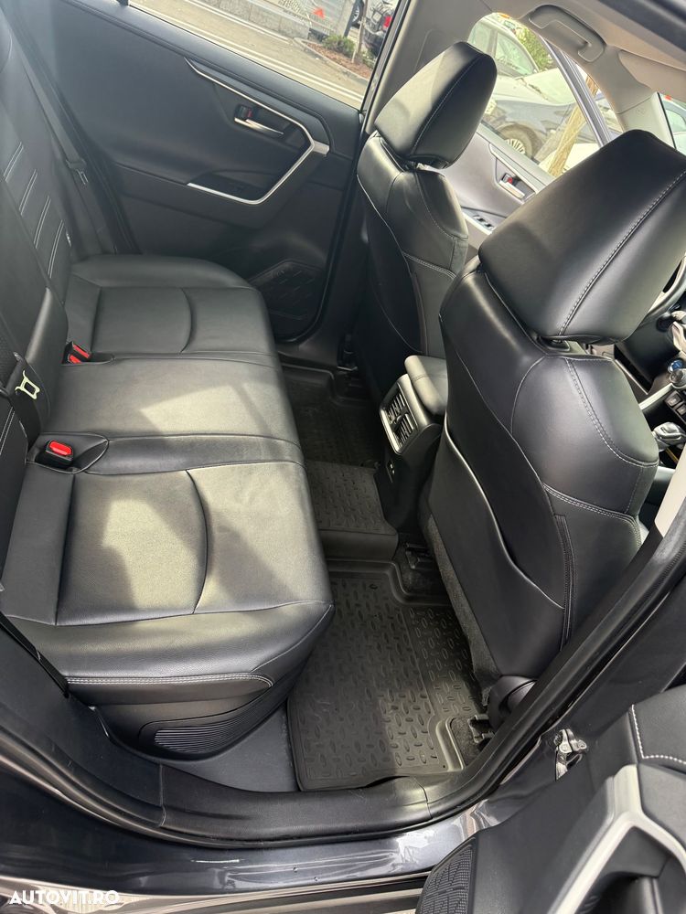 Toyota RAV4 - 9