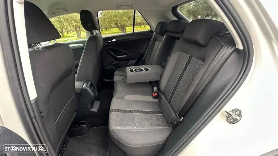 VW T-Roc - 15