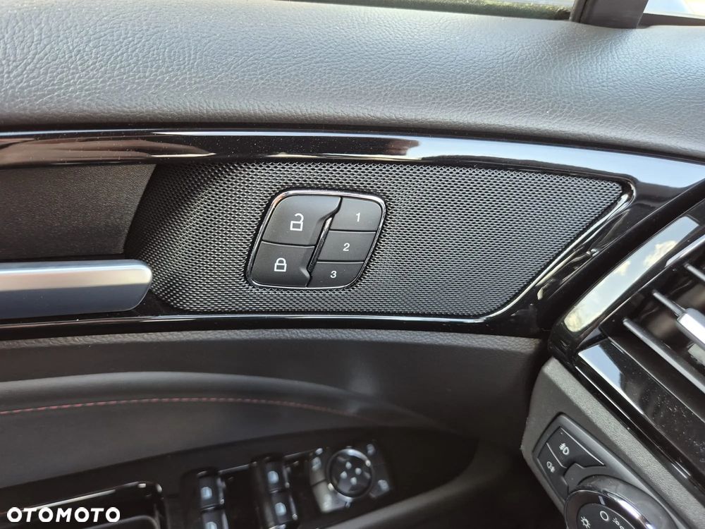 Ford Mondeo 2.0 EcoBlue ST-Line - 25