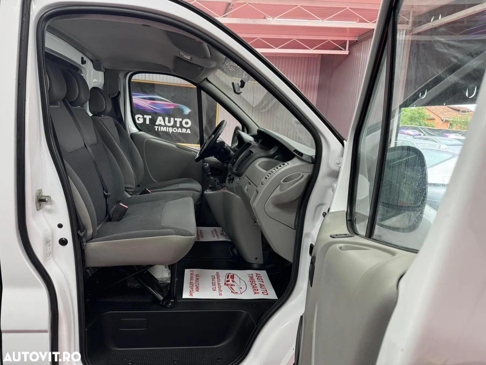 Opel Vivaro - 10