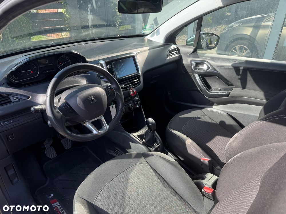 Peugeot 208 1.2 PureTech Active - 17