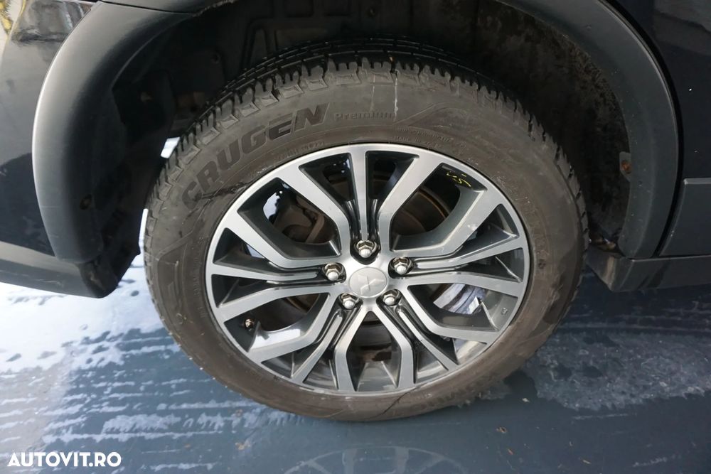 Mitsubishi Outlander 2.2 DI-D 4WD Automatik Plus - 8