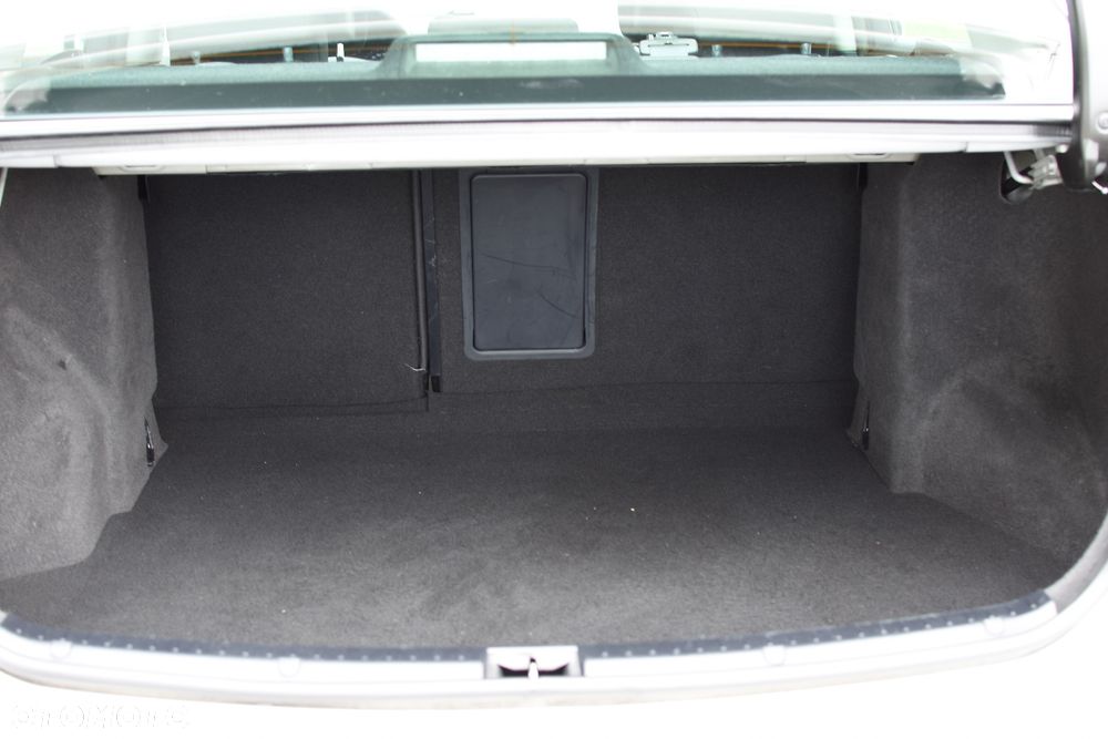 Toyota Avensis - 36