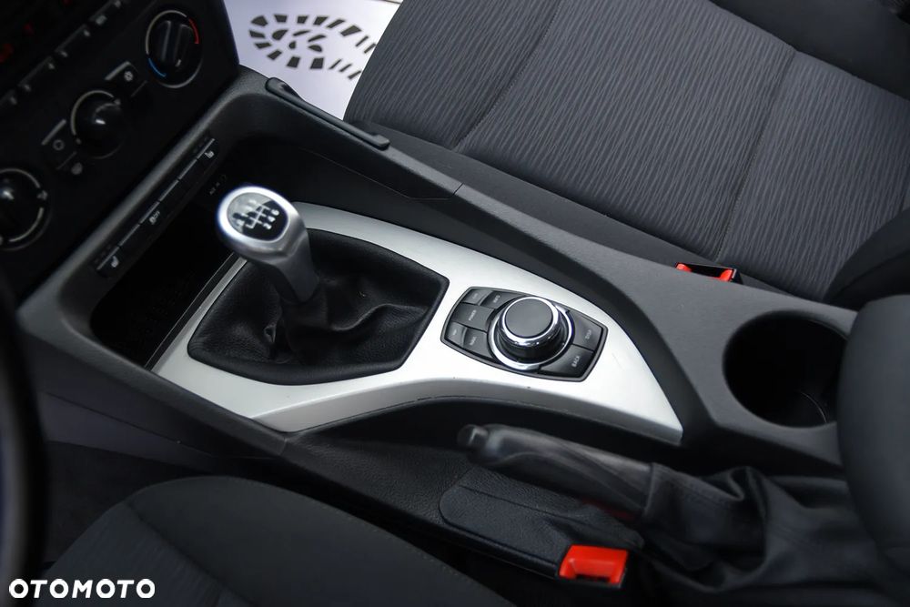 BMW X1 sDrive18i - 28