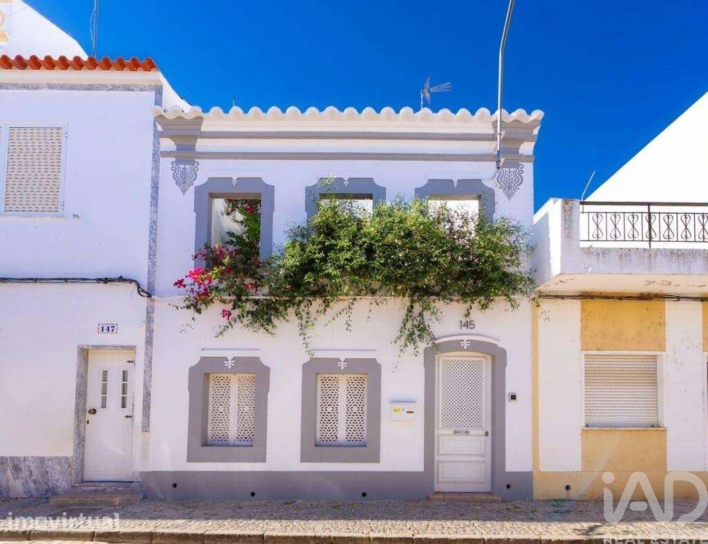 Casa / Villa T3 em Santa Luzia