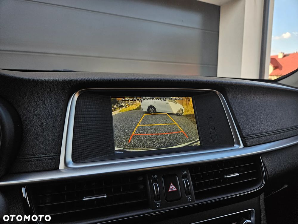 Kia Optima 2.0 M - 17