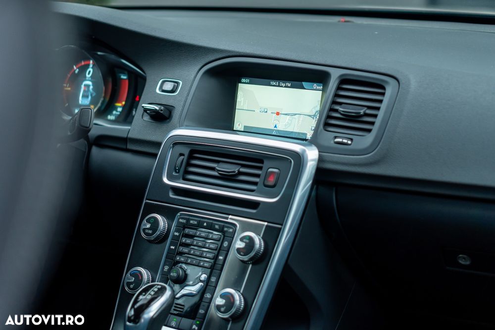 Volvo S60 D4 VEA Start-Stop R-Design - 15