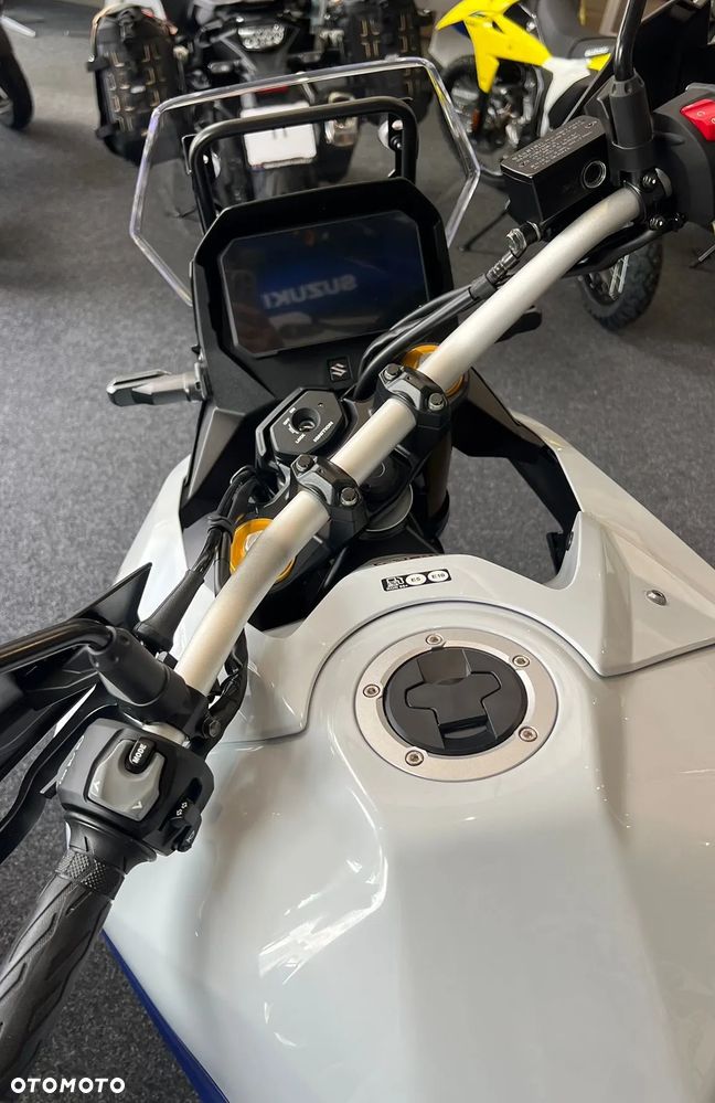 Suzuki V-STROM - 25