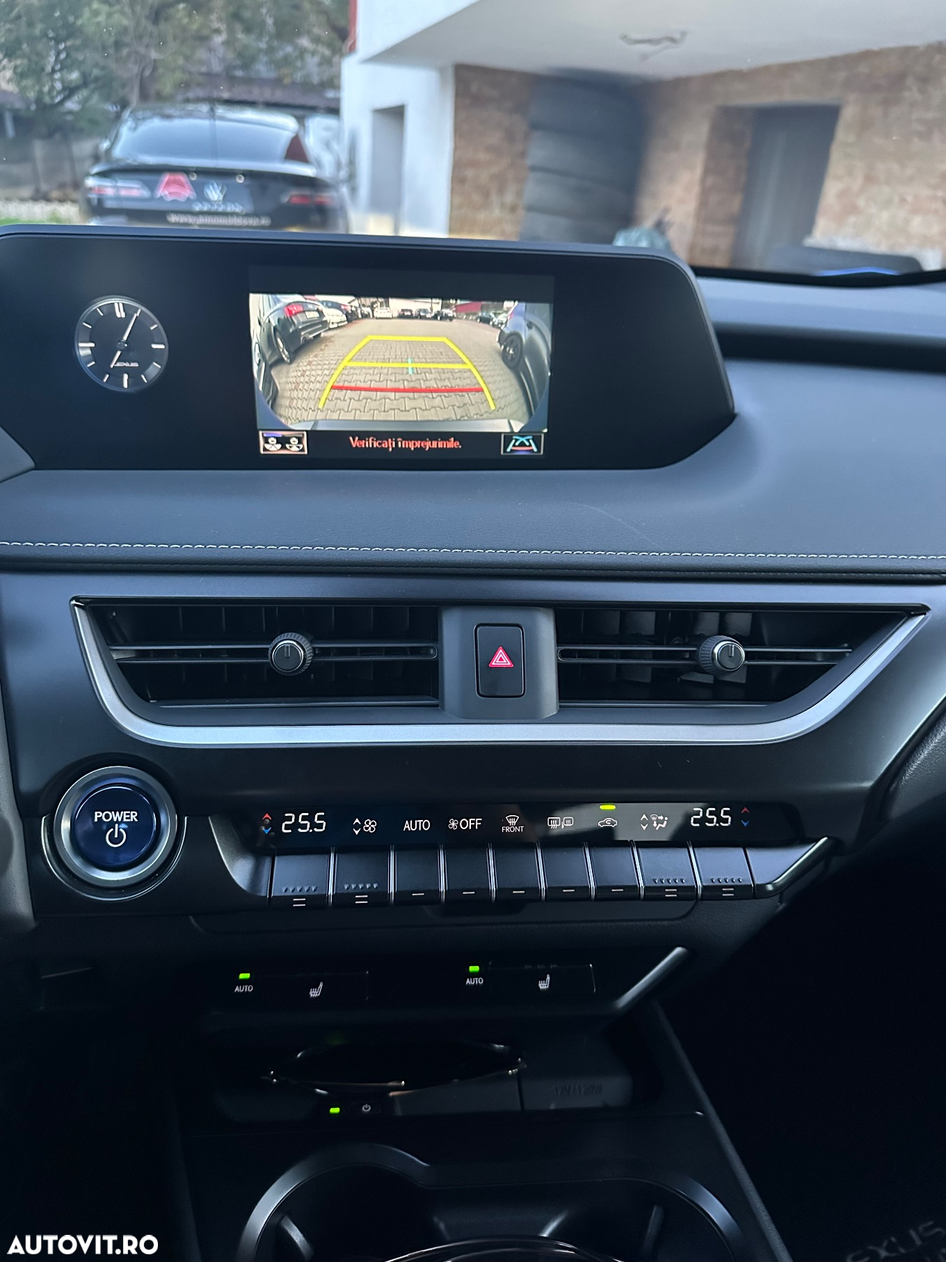 Lexus UX 250h 2.0L HEV 20H- (178 HP) 4X4 CVT Luxury - 29