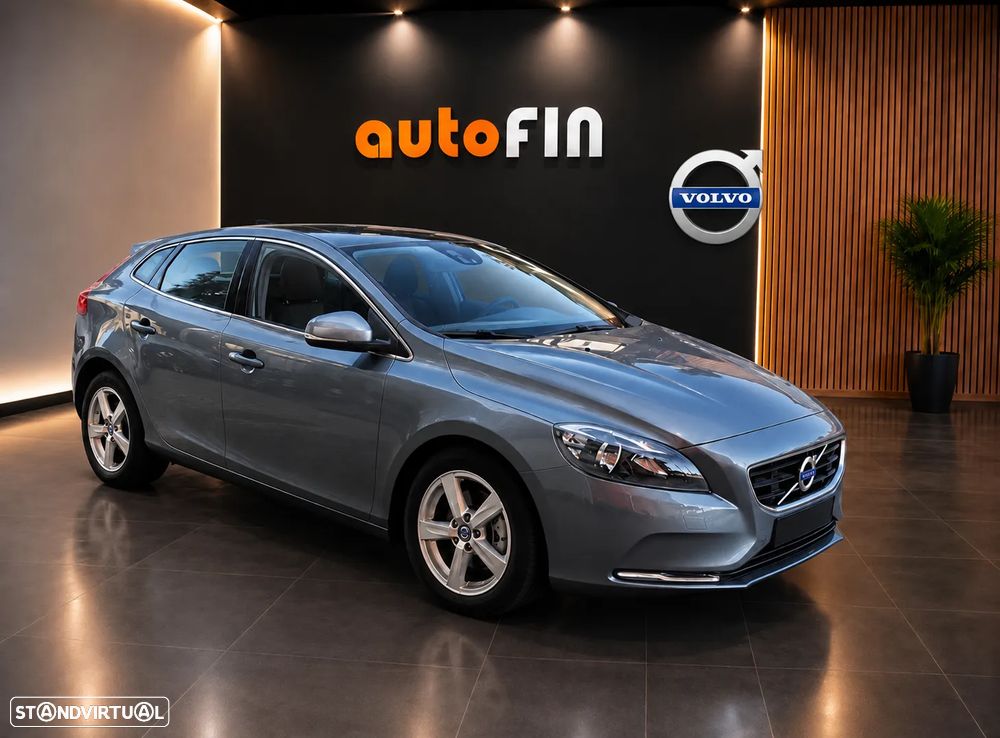 Volvo V40 D2 Momentum - 1