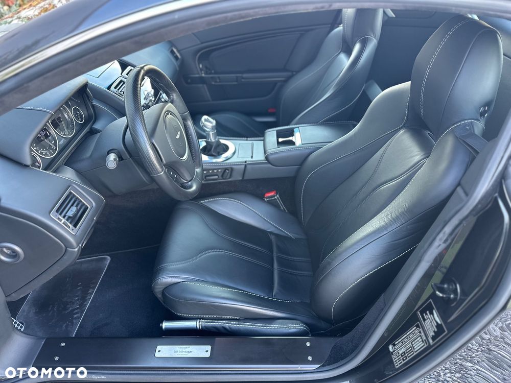 Aston Martin V12 Vantage Standard - 36