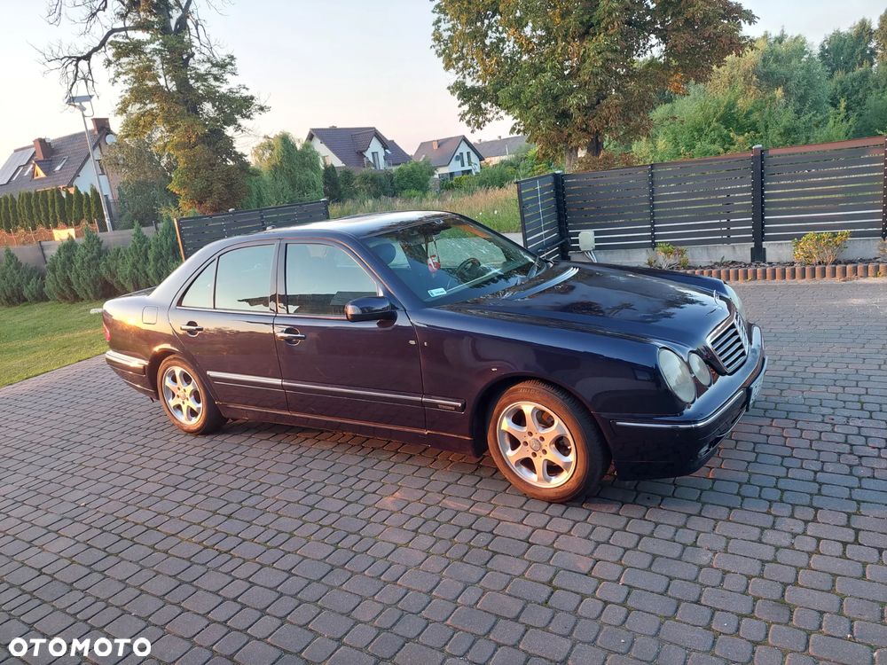 Mercedes-Benz Klasa E - 34