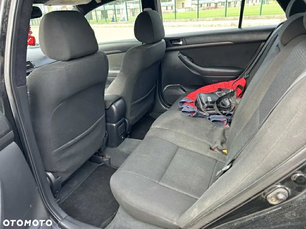 Toyota Avensis 2.0 D-4D High - 2