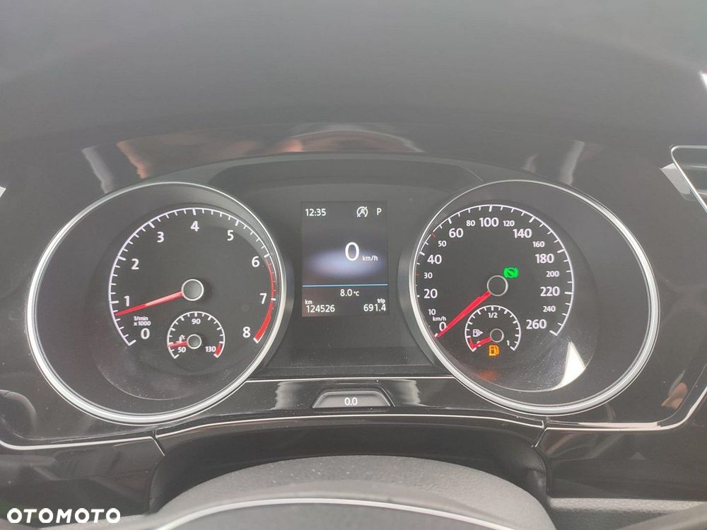 Volkswagen Touran - 25