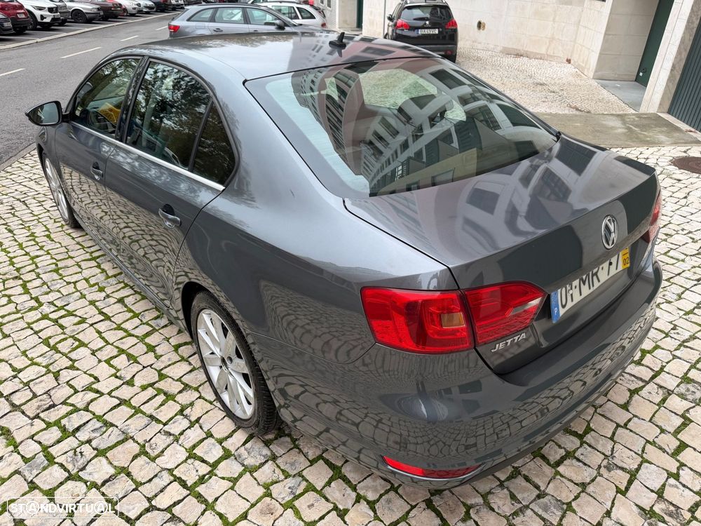 VW Jetta 1.6 TDi Confortline - 7