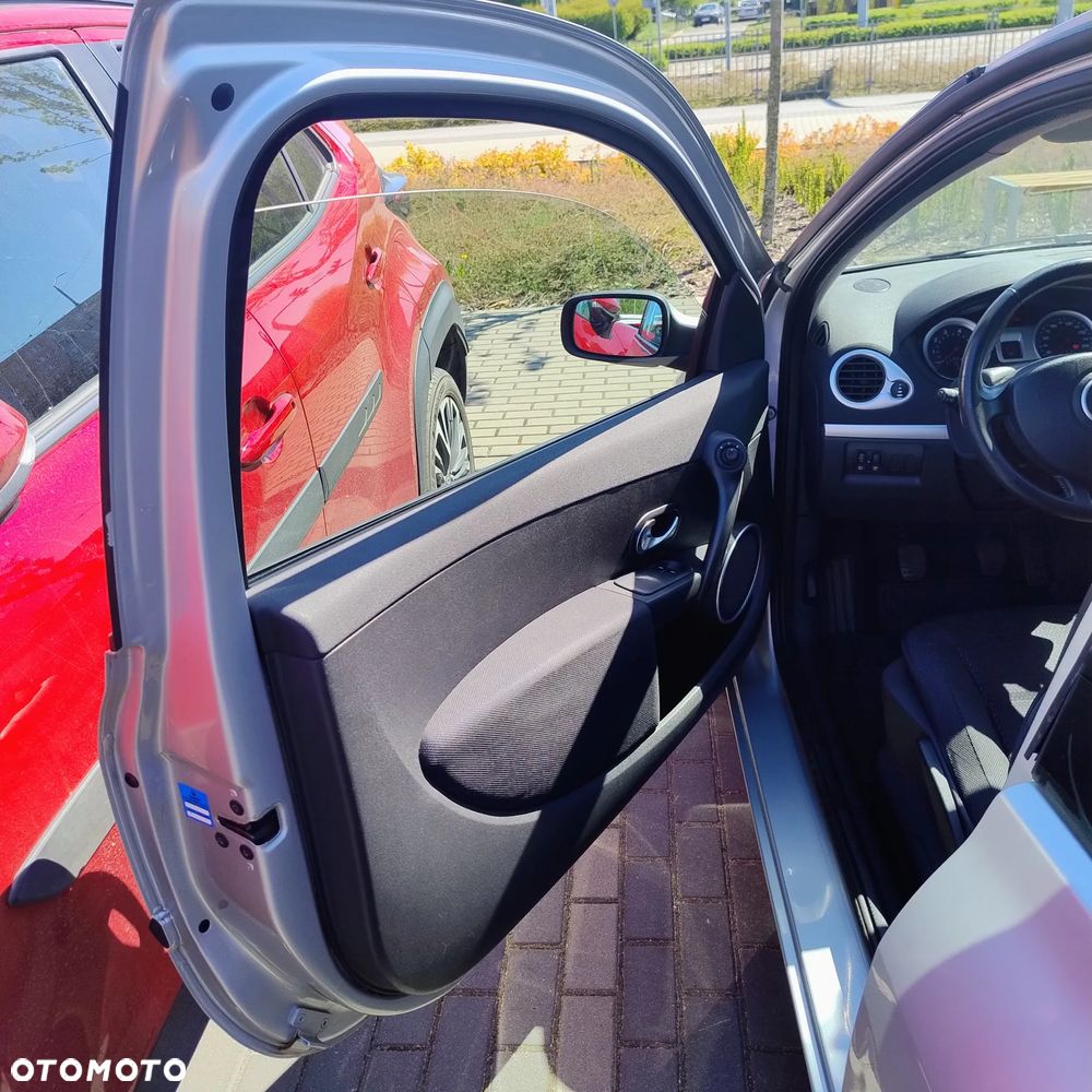 Renault Clio - 22