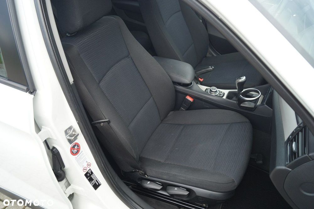 BMW X1 sDrive18d - 13