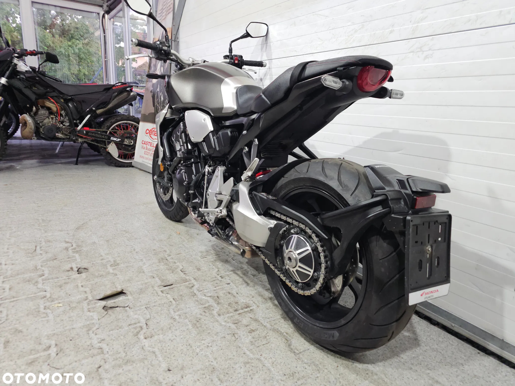 Honda CB - 10