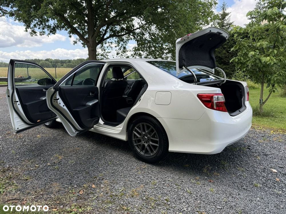 Toyota Camry - 27