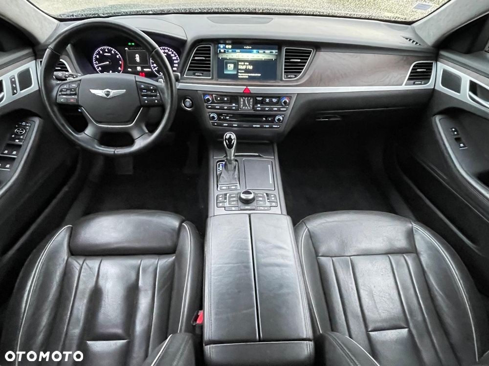 Hyundai Genesis - 10