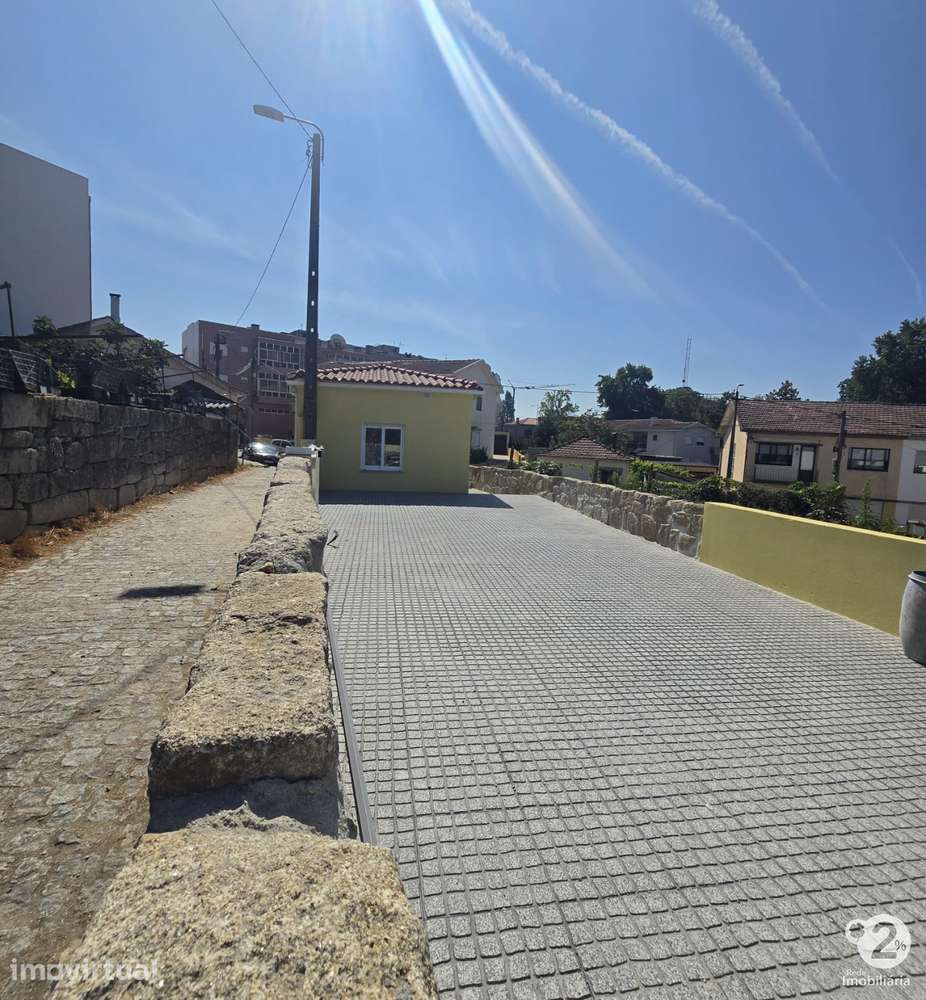 Moradia Bifamiliar totalmente remodelada em Ermesinde - Grande imagem: 2/13