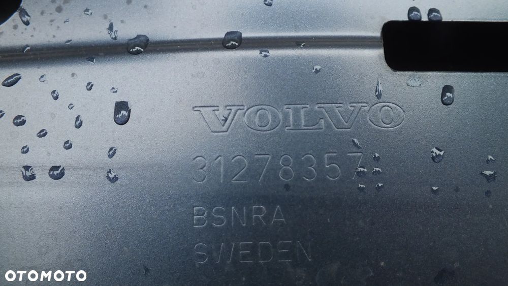 Maska silnika Volvo V40  II - 16