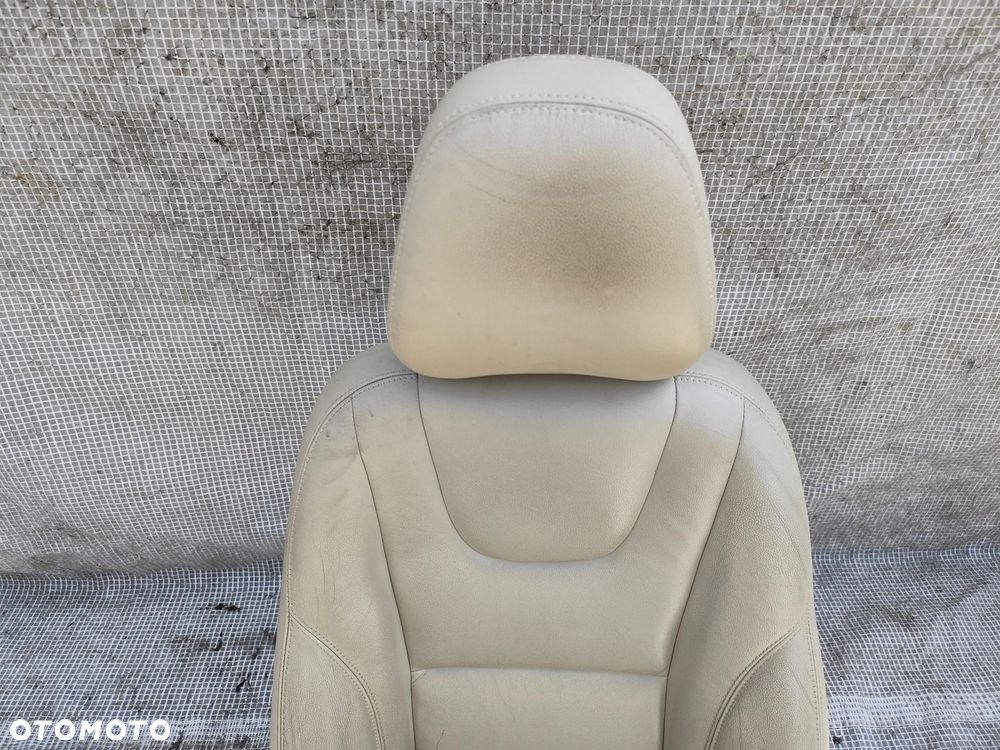 VOLVO S60 II V60 10-18 FOTEL PRAWY PASAŻERA JASNA SKÓRA AIRBAG GRZANY - 2