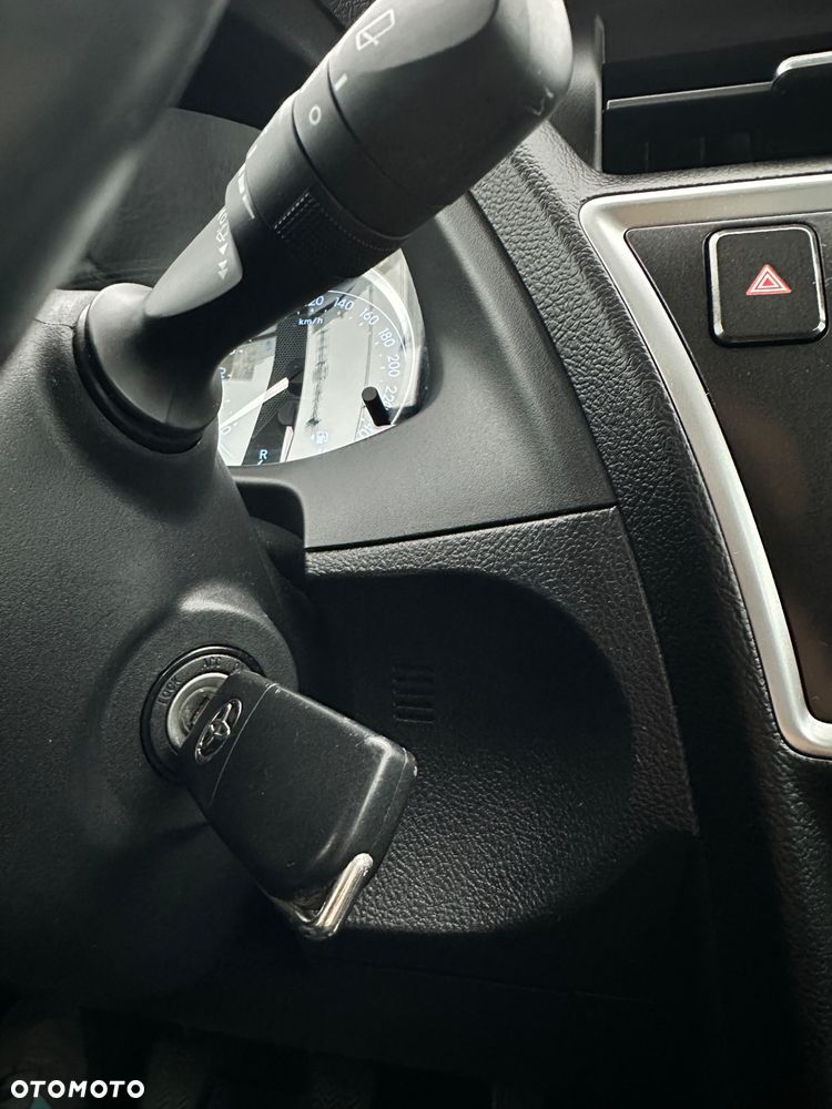 Toyota Auris 1.6 Premium - 29