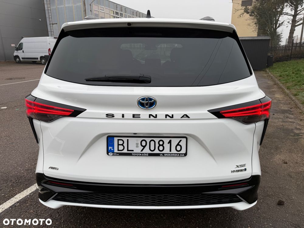 Toyota Sienna - 8