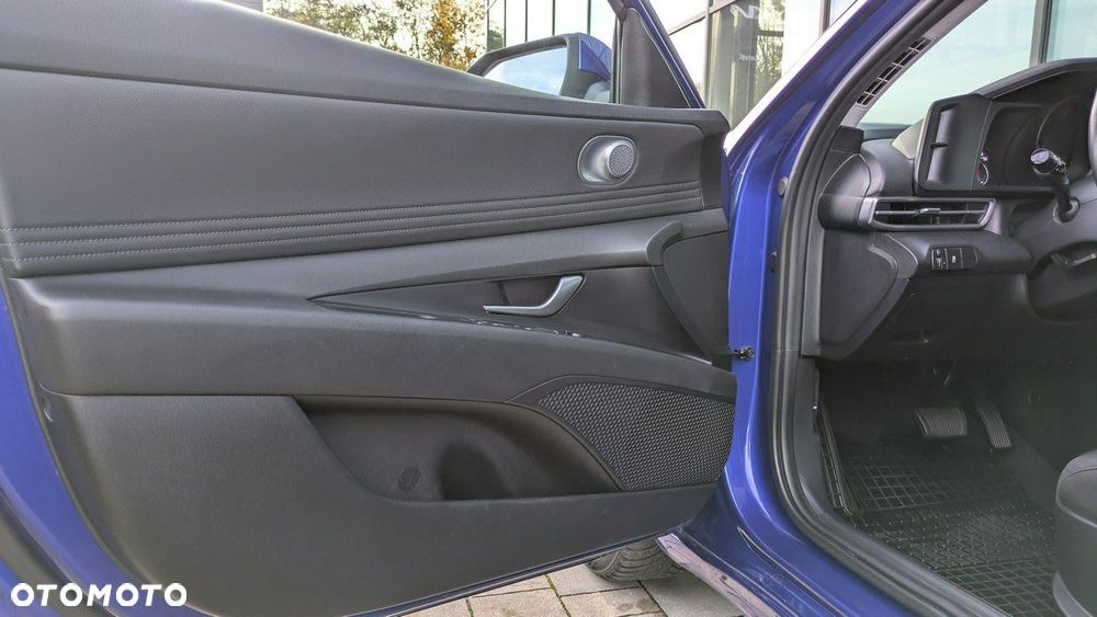 Hyundai Elantra - 11