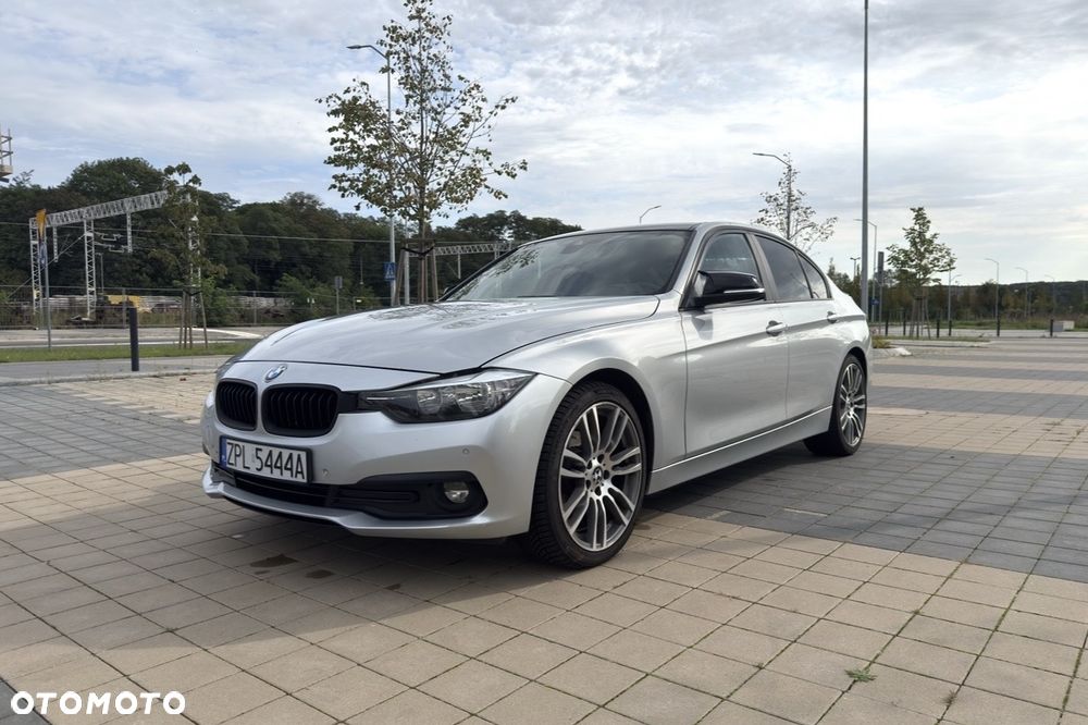 BMW Seria 3 318d Sport Line - 3