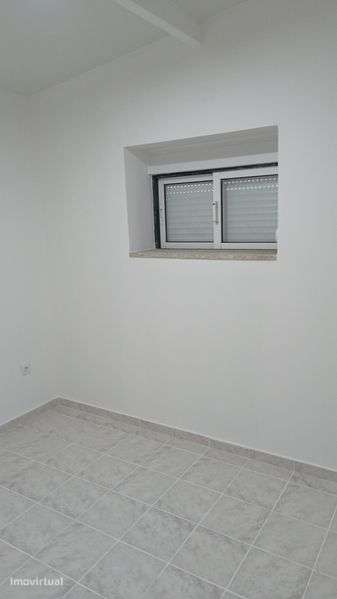 Arrenda se T2 por 600€ mês e T1 por 450€ mês - Grande imagem: 5/8