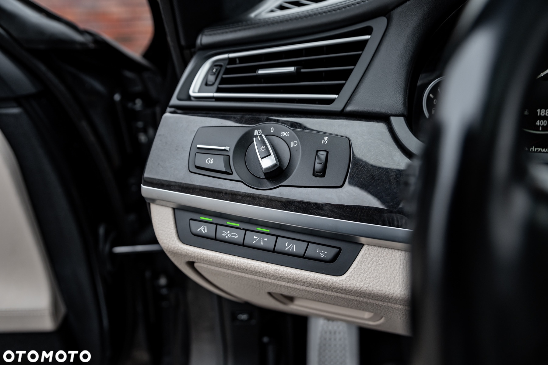 BMW Seria 7 740d xDrive - 33