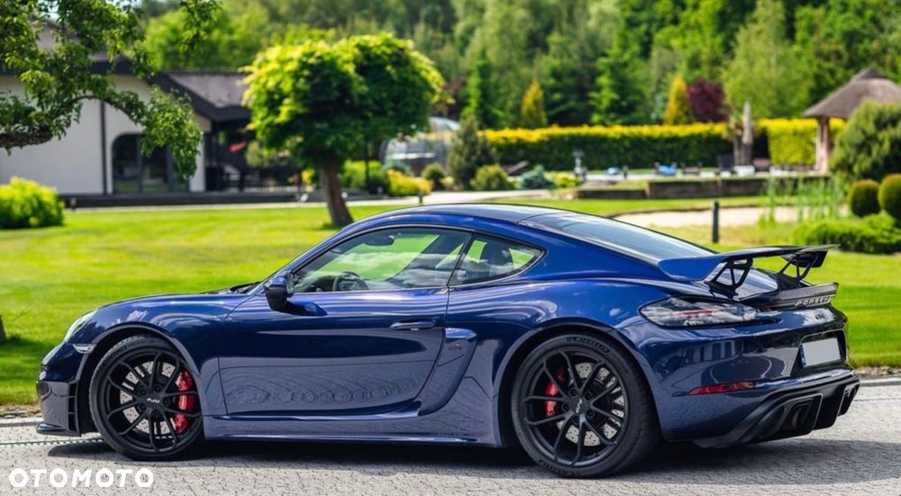 Porsche 718 Cayman GPF GT4 - 13