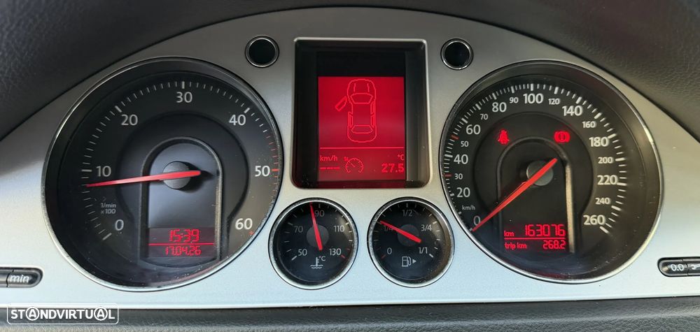 VW Passat 2.0 TDI Edition Highline - 18