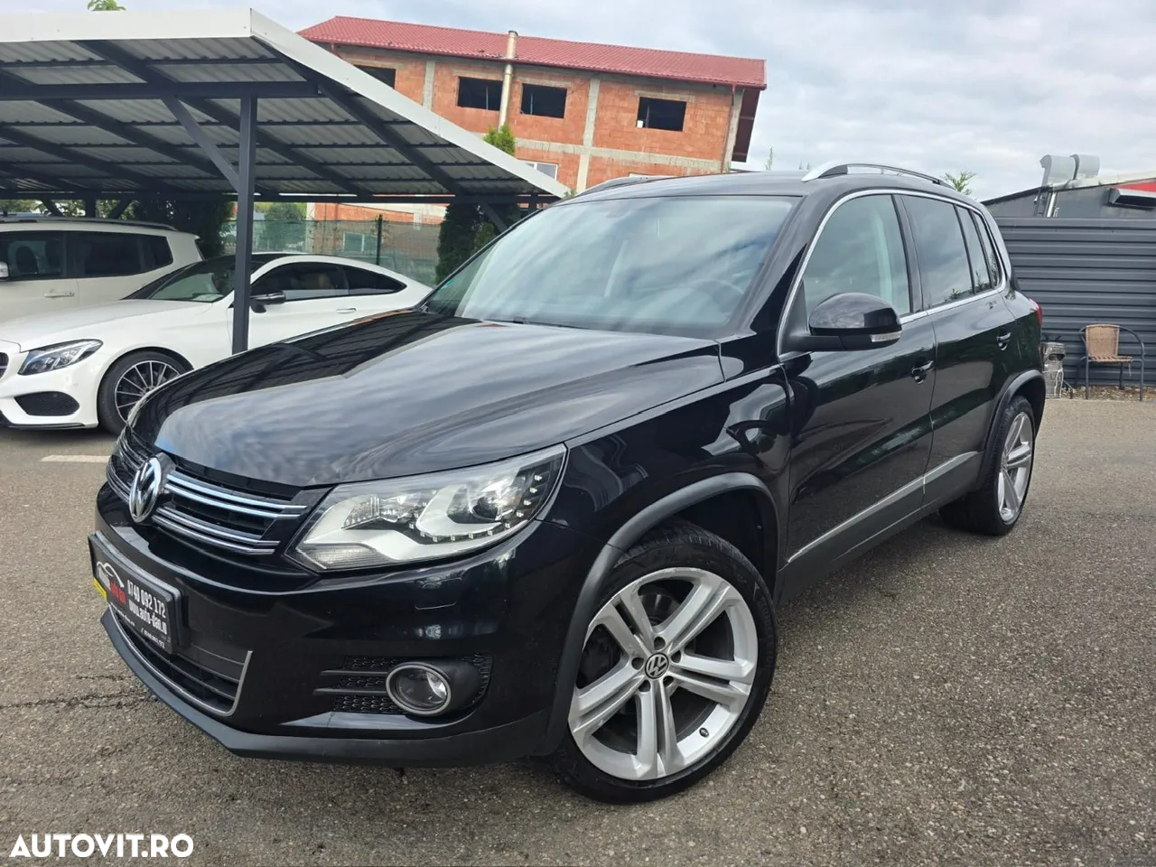 Volkswagen Tiguan - 2